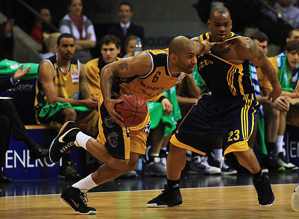 左右球队走 左右球队走