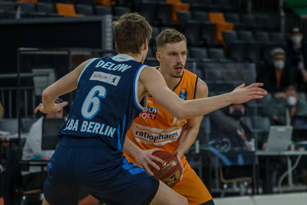 两至三年争 两至三年争