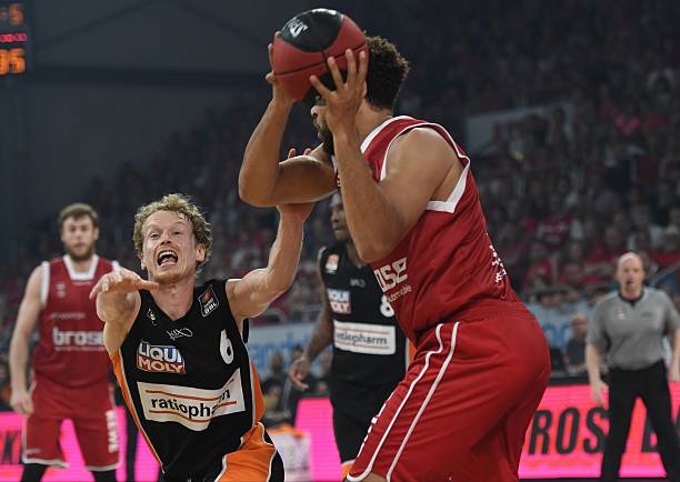 球中灵活配 球中灵活配