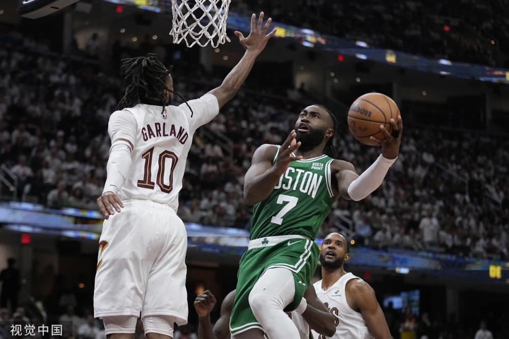 特别是在角 特别是在角