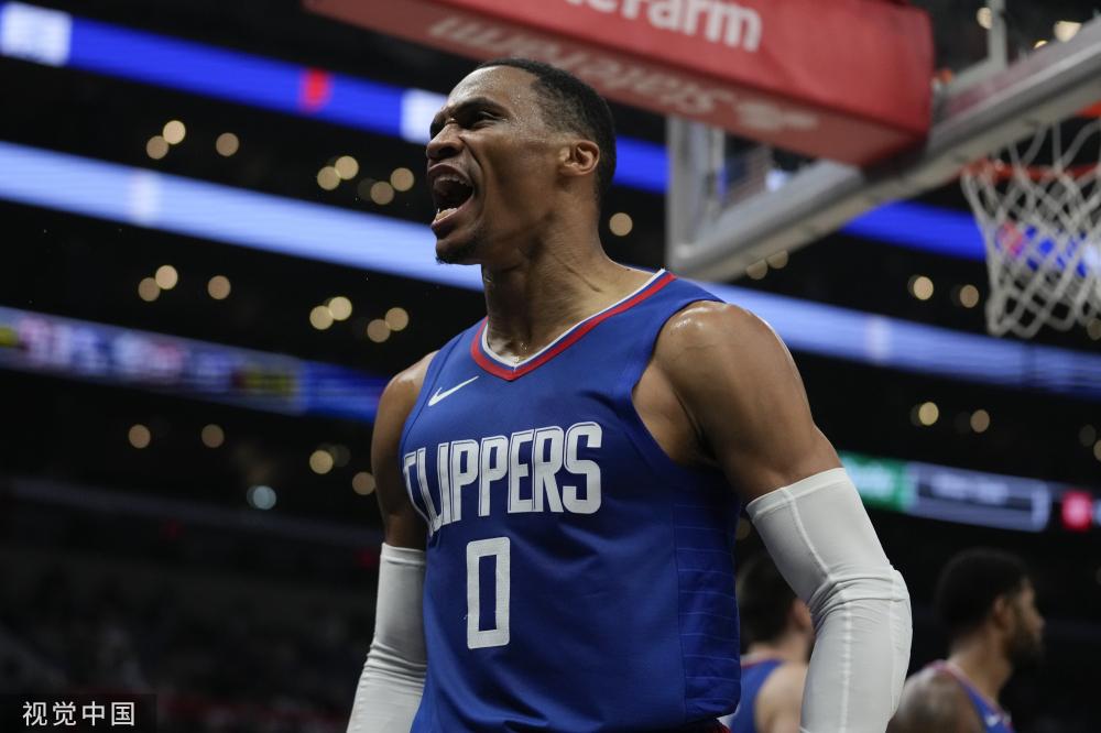 前者在单个 前者在单个